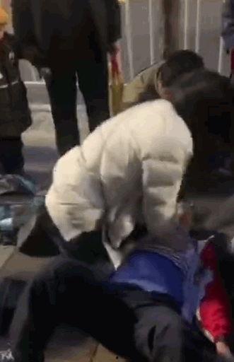 国产绑架护士舔脚视频,国产绑架护士舔脚视频事件始末